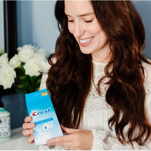 Отбеливающие полоски для зубов Crest 3D Whitestrips Classic Vivid 6 LEVELS WHITER, курс 10 дней в России